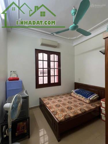Cho thuê nhà Mạc Thị Bưởi-Hai Bà Trưng, 50m2, 3 tầng, 2 ngủ, 12tr - 1