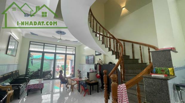 NHÀ 3 TẦNG GẦN BIỂN PHƯỜNG VĨNH HÒA, BẮC NHA TRANG – GIÁ CHỈ 6 TỶ - 2