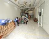 Cho thuê nhà sân cổng riêng Văn Cao, DT: 110m2, 4 p.ngủ.