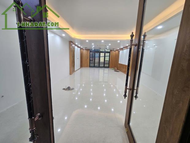 Bán nhà phố Thái Hà, DT 121m, 6 tầng, MT 5.5m, giá 46 tỷ, ngõ 5m. - 2