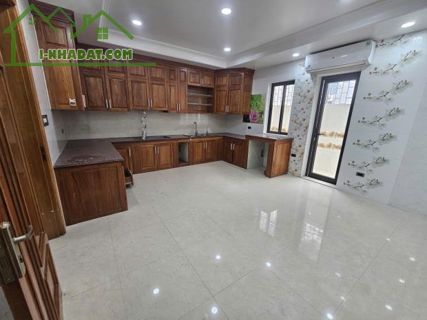 Bán nhà phố Thái Hà, DT 121m, 6 tầng, MT 5.5m, giá 46 tỷ, ngõ 5m. - 3