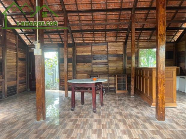 Bán nhà vườn xã Long Cang , Cần Đước tdt hơn 1200m2 đất lúa gía 3,95 tỷ - 3