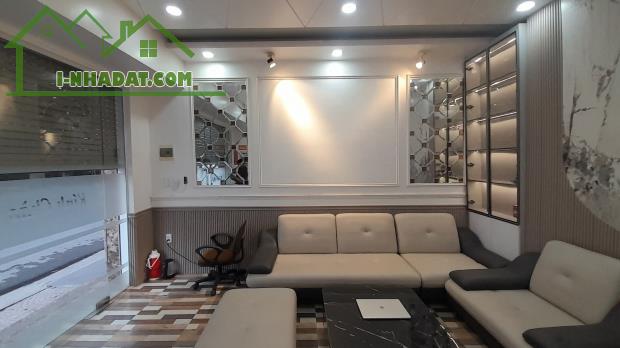 Bán gấp nhà Khúc Thừa Dụ, Vĩnh Niệm, Lê Chân , 7 tỷ, 50m2, 3 tầng.