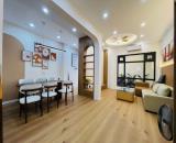 Nhà đẹp có sân vườn ngõ 24 Nguyễn Công Hoan, Ba Đình 60m x 4.5T giá 18 triệu