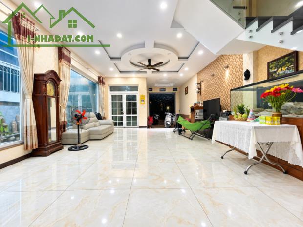 BIỆT THỰ VIP - PHƯỚC LONG B - 2402M2 - CHỈ 21 TỶ TL - GIÁ CỰC TỐT - 2