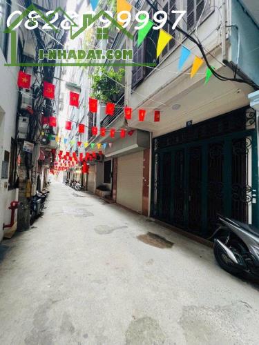 CHÍNH CHỦ GỬI BÁN NHÀ PHỐ NGUYỄN CHÍ THANH – ĐỐNG ĐA 5 TẦNG, MẶT TIỀN 6M, GARA 7 CHỖ,