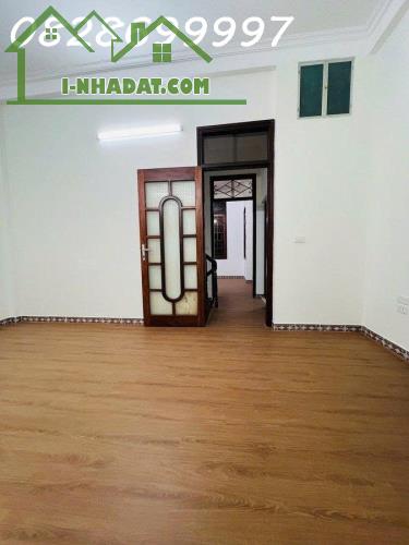 CHÍNH CHỦ GỬI BÁN NHÀ PHỐ NGUYỄN CHÍ THANH – ĐỐNG ĐA 5 TẦNG, MẶT TIỀN 6M, GARA 7 CHỖ, - 3