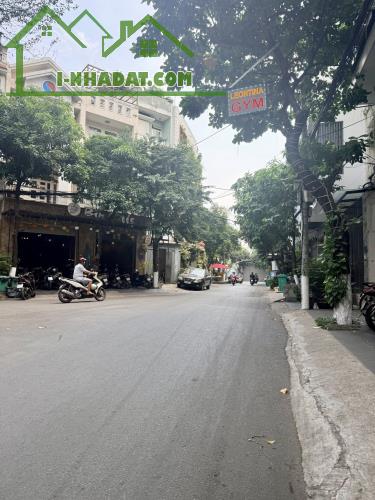 VỊ TRÍ PHỐ KINH DOANH ĐẶNG VĂN NGỮ - 80M2 3 TẦNG, NGANG GẦN 6M, XE HƠI ĐỖ CỬA CHỈ 11.5 TỶ.