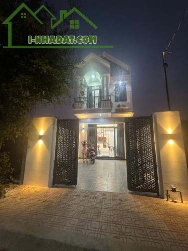 Nhà 2 tầng Đẹp Rực rỡ. MẶT TIỀN Đường Nhựa, Ngay Kênh Nổi. Tân Mỹ Chánh . Mỹ Tho. - 1
