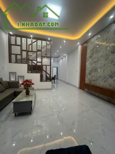 Nhà 2 tầng Đẹp Rực rỡ. MẶT TIỀN Đường Nhựa, Ngay Kênh Nổi. Tân Mỹ Chánh . Mỹ Tho. - 4