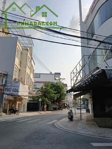 Nhà Huỳnh Thị Đồng Thị Trấn Nhà Bè 26*8_ 4 tầng thang máy 208m2, 31 Tỉ