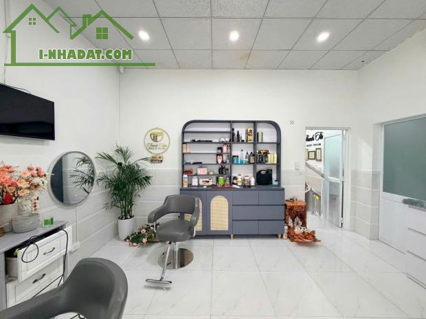 BÁN NHÀ TRUNG DŨNG, GÓC 2 MẶT ĐƯỜNG THOÁNG MÁT, SỔ HỒNG THỔ CƯ HOÀN CÔNG, GẦN NGÃ 3 THÀNH - 1