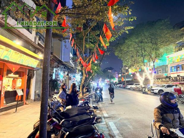 Bán căn hộ Phố Phùng Hưng, tầng 2, 60m2 x 3 ngủ - Sổ riêng - Nhà đẹp, KD, 1 bước ra phố - 3
