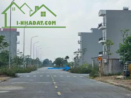 BÁN NHÀ TRUNG TÂM THỊ TRẤN AN LÃO, ĐỐI DIỆN BỆNH VIỆN, KCN AN LÃO, ĐƯỜNG RỘNG Ô TÔ TRÁNH