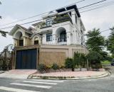 BÁN BIỆT THỰ 4 TẦNG MỚI ĐẸP – CĂN GÓC – FULL NỘI THẤT VÀO Ở NGAY – P7Q8 – GẦN CHỢ