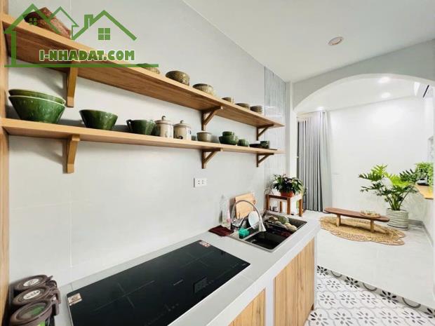 Bán căn hộ mặt phố Chợ Hàng Da - lô góc - sổ 40m2 - DTSD 60m2 x 2 ngủ, cho thuê homestay - 2