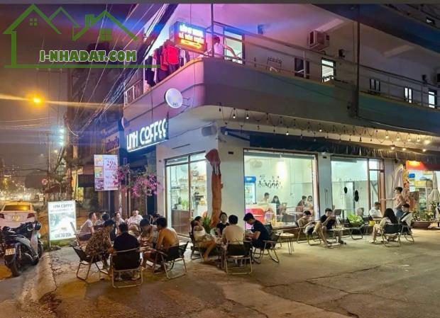 SANG QUÁN CAFE CĂN GÓC CÓ GÁC Ở LẠI