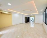 Nhà đẹp ở ngay, 4 Tầng, 44m2, HXH phố thời trang Lê Văn Sỹ Phú Nhuận, nở hậu 4.8m, 7.8 Tỷ