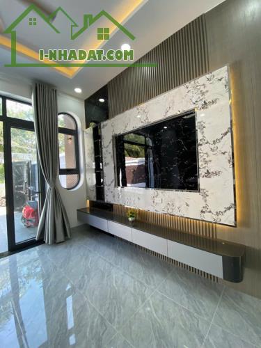 Nhà MỚI Đón Tết ĐẸP RỰC RỠ. Có sân ô-tô.  Long Hòa A, P. Đạo Thạnh - 3