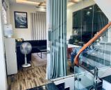 Cho thuê nhà lô góc Văn Cao, DT: 65m2, 3 p.ngủ.