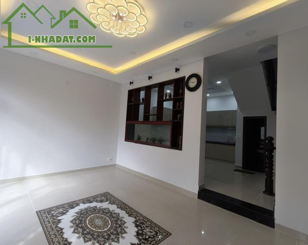 NHÀ 4 TẦNG RẤT ĐẸP HXH 30M RA NGUYỄN DUY TRINH QUẬN 2 - CHỈ 8,4 T Thiện Nhà Đất Q2 - 3