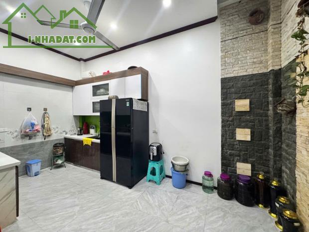 Cho thuê nhà Ngõ 156 phố Lạc Trung, Hai Bà Trưng 60m x 4T giá 15tr Ô TÔ TẬN NHÀ - 2