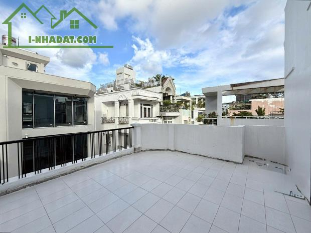 CHDV 5 TẦNG THANG MÁY - LÔ GÓC HUỲNH VĂN BÁNH 70m2 - 18 TỶ - 3