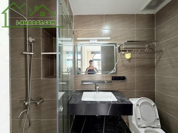 CHDV 5 TẦNG THANG MÁY - LÔ GÓC HUỲNH VĂN BÁNH 70m2 - 18 TỶ - 4