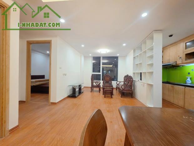 Bán căn 60m2 chung cư Đặng Xá full đồ giá nhỉnh 3 tỷ