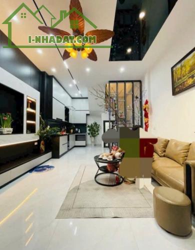 ☘️ NHÀ ĐẸP NGUYỄN CHÍNH 9,3 TỶ/ 31M2/35M2T1/ 5 TẦNG/ MT4,2M - GẦN Ô TÔ - FULL NỘI THẤT.