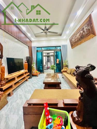 BÁN NHÀ PHỐ GIÁP BÁT - KIM ĐỒNG - VF3 ĐỖ CỬA - FULL NỘI THẤT - 70M x 6T. GIÁ BÁN 18.85 TỶ