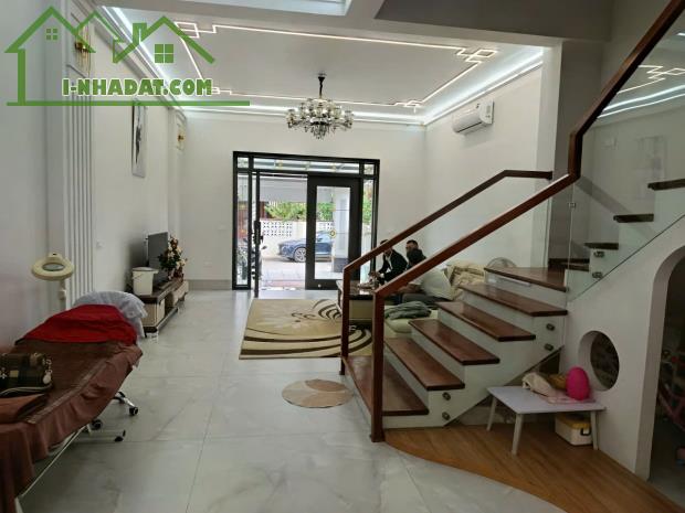 Bán nhà mặt phố Phú Cát Hoà Lạc vừa ở vừa KD Spa giá bán gấp đầu tư tốt - 1