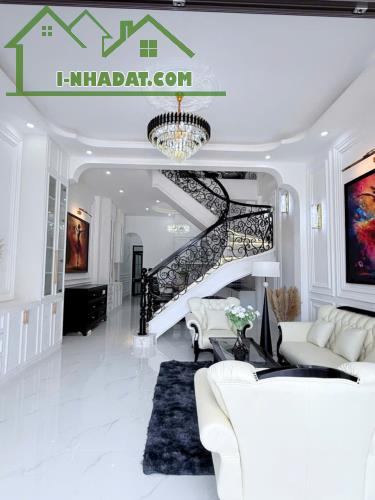 Nhà Lầu TÂN CỔ ĐIỂN đẹp RỰC RỠ. Đường Rộng 8mét. Xe 16 Chổ Vivu - Tân Mỹ Chánh - Mỹ Tho c - 2