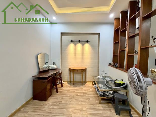 NGÃ 4 PHÚ NHUẬN – NHÀ 3 TẦNG – 92M² – NỞ HẬU – FULL NỘI THẤT – 9.5 TỶ - 5