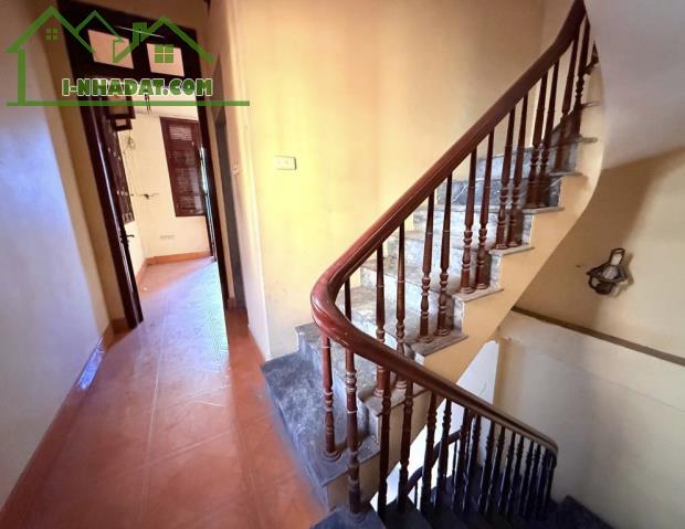 Nhà 10.2 Tỷ - Hàng Xóm Công Viên Hoà Bình - Ô Tô 5 Chỗ Đến Cửa - 48M - 2