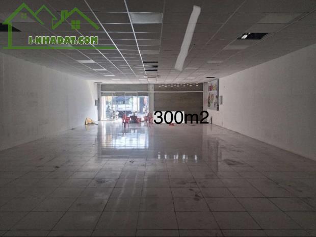 Cho thuê mặt bằng mặt đường Hà Huy Giáp Quận 12