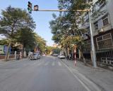 Thửa đất vuông A4, đường thông, ô tô qua đất  Trung tâm phường chương Mỹ, full tiện ích.