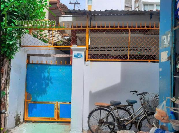 Cho thuê nhà hẻm Hoàng Diệu hẻm oto , gần biển đi bộ ra biển, dt 70m, giá 4,5 triệu/ tháng