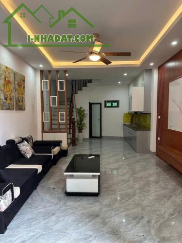 Nhà dân xây ở đường Hồ Tùng Mậu phường từ liêm 33m 5 tầng giá 7 tỷ x - 1