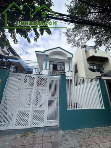 Hot! Bán nhà mặt phố tại Nguyễn Duy Hiệu, 28 tỷ, 208m2, đẹp xuất sắc