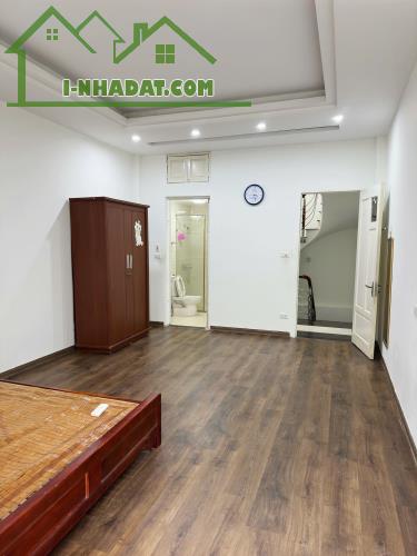 CHO THUÊ PHÒNG RỘNG 50M2 – NGÕ 173 HOÀNG HOA THÁM (279 ĐỘI CẤN) – GIÁ CHỈ 4TR5 - 4