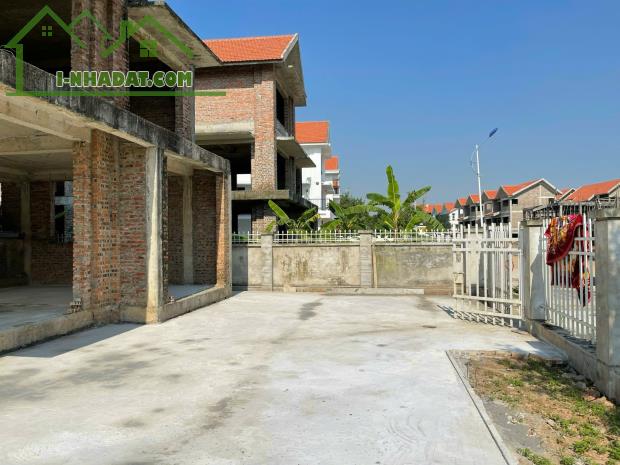 Bán Biệt thự đơn lập, căn góc: 425 m2, Mặt tiền 17 m, Đường 30m - Khu đô thị Quang Minh - 3