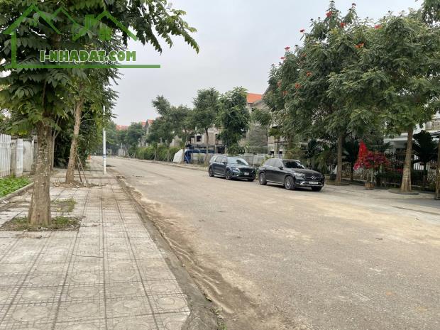 Bán Biệt thự đơn lập, căn góc: 425 m2, Mặt tiền 17 m, Đường 30m - Khu đô thị Quang Minh - 4