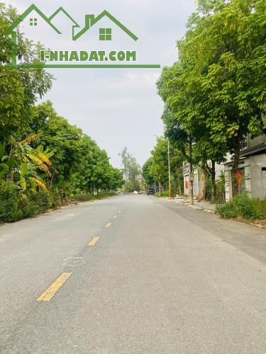 BÁN gấp lô đất đẹp cụm kinh tế Đồng Tâm, Trần Doãn Hựu, Vĩnh Yên 100m mt5m sẵn sổ 2,7 tỷ - 2