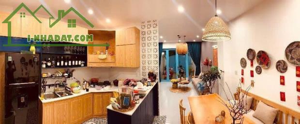 GIÁ TÔT_NHÀ 3 TẦNG X 71M2  K/OTO NGUYỄN HỮU THỌ, HẢI CHÂU,ĐÀ NẴNG_7.3 - 2
