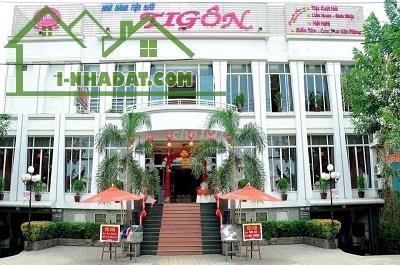 Cho thuê toà nhà (đang kd nhà hàng tiệc cưới) mặt tiền Hoàng Cầm (QL1K), p.Linh Xuân