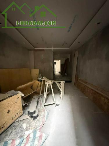 Bán nhà nguyễn chính 5 tầng thang máy long lanh gần phố hoàng mai