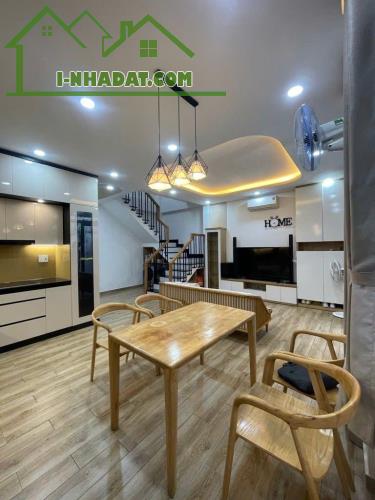 Bán nhà Quận 7 lâm văn bền 43m2 2tầng ngang 6x7 chỉ 4tỷ95