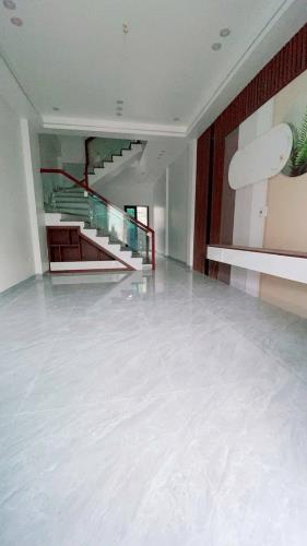 Nhà 3 tầng - sân cổng riêng - Gần chợ chiều Đa Phúc - 1