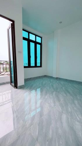 Nhà 3 tầng - sân cổng riêng - Gần chợ chiều Đa Phúc - 4